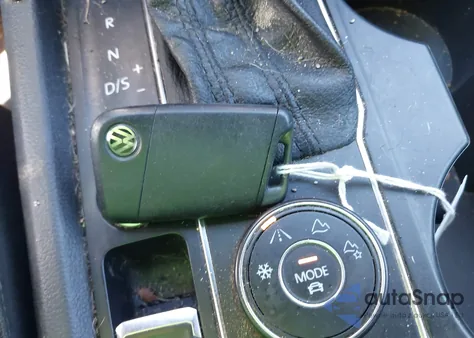 2019 Volkswagen Atlas 3.6L V6 Se из США, поврежденный, VIN 1V2LR2CA1KC542033